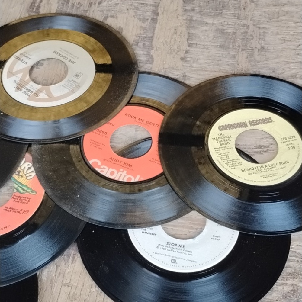 Assorted 45 RPM Vinyl Singles - Black with Multi-Color Labels - Picture 4 of 6